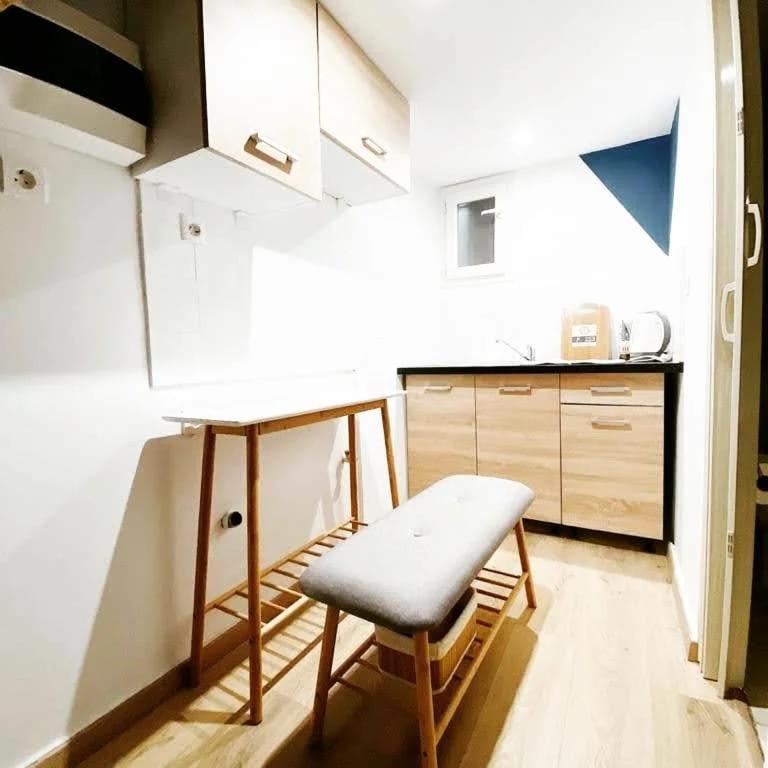 Velestinou Private Maisonette Appartement Athene Buitenkant foto
