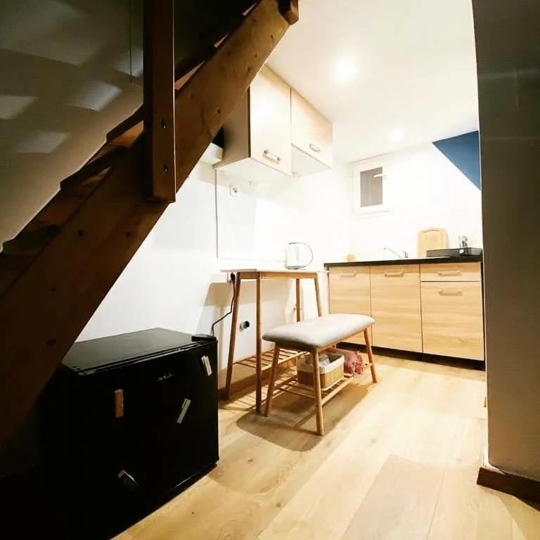 Velestinou Private Maisonette Appartement Athene Buitenkant foto