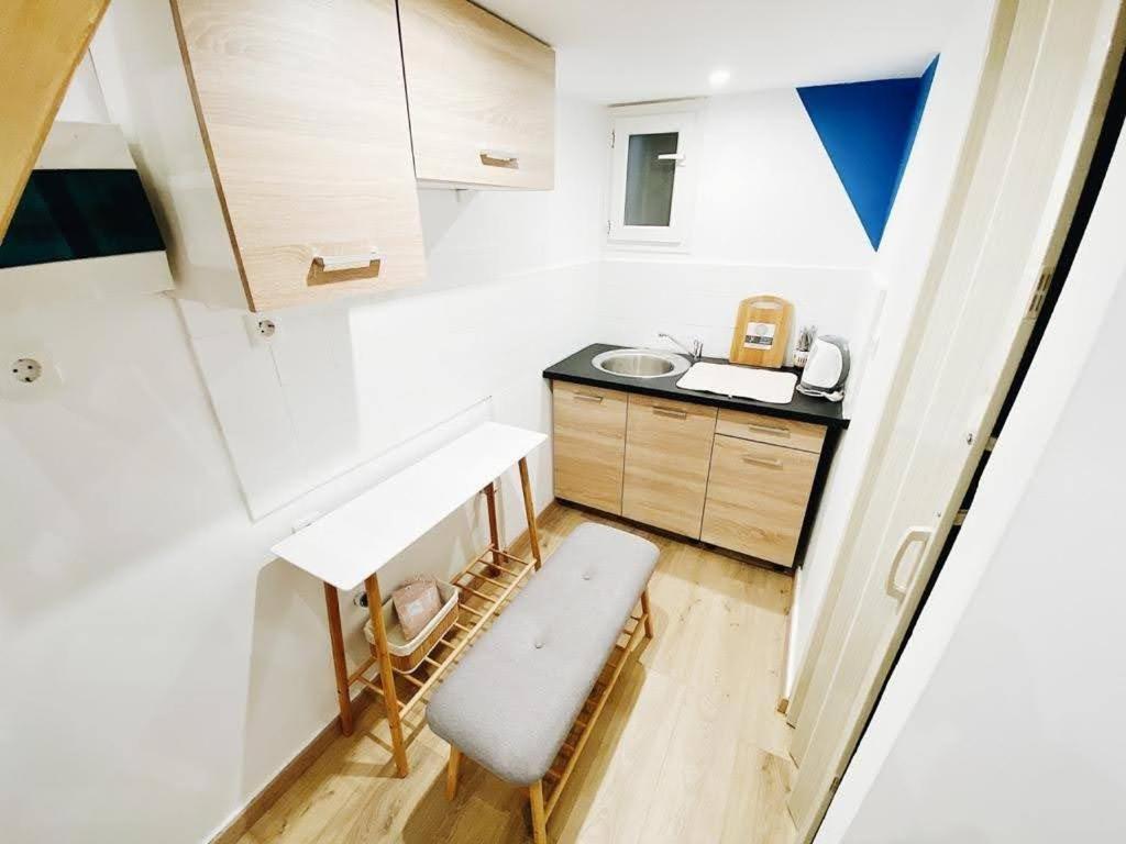 Velestinou Private Maisonette Appartement Athene Buitenkant foto